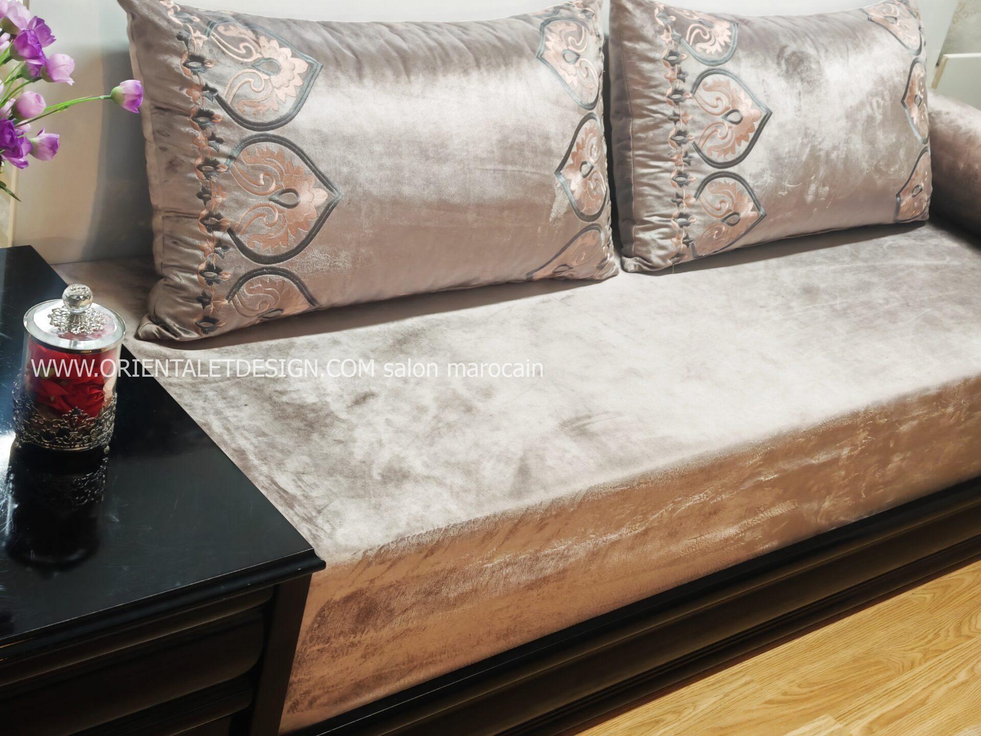 Tissu Velours Rose Poudré - Élégance et Douceur