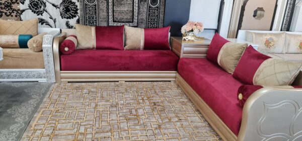 Tissu Bordeaux et Doré - Élégance et Qualité – Image 2