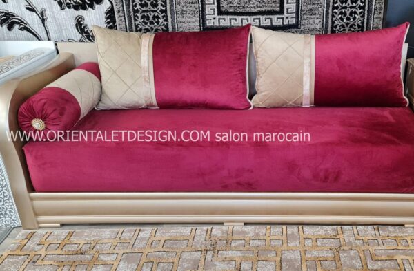Tissu Bordeaux et Doré - Élégance et Qualité