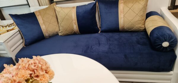 Tissu Velours Bleu et Doré - Élégance Classique et Luxe – Image 4