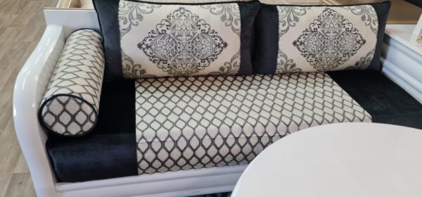 Tissu Brocart Noir et Blanc - Élégance et Raffinement – Image 4