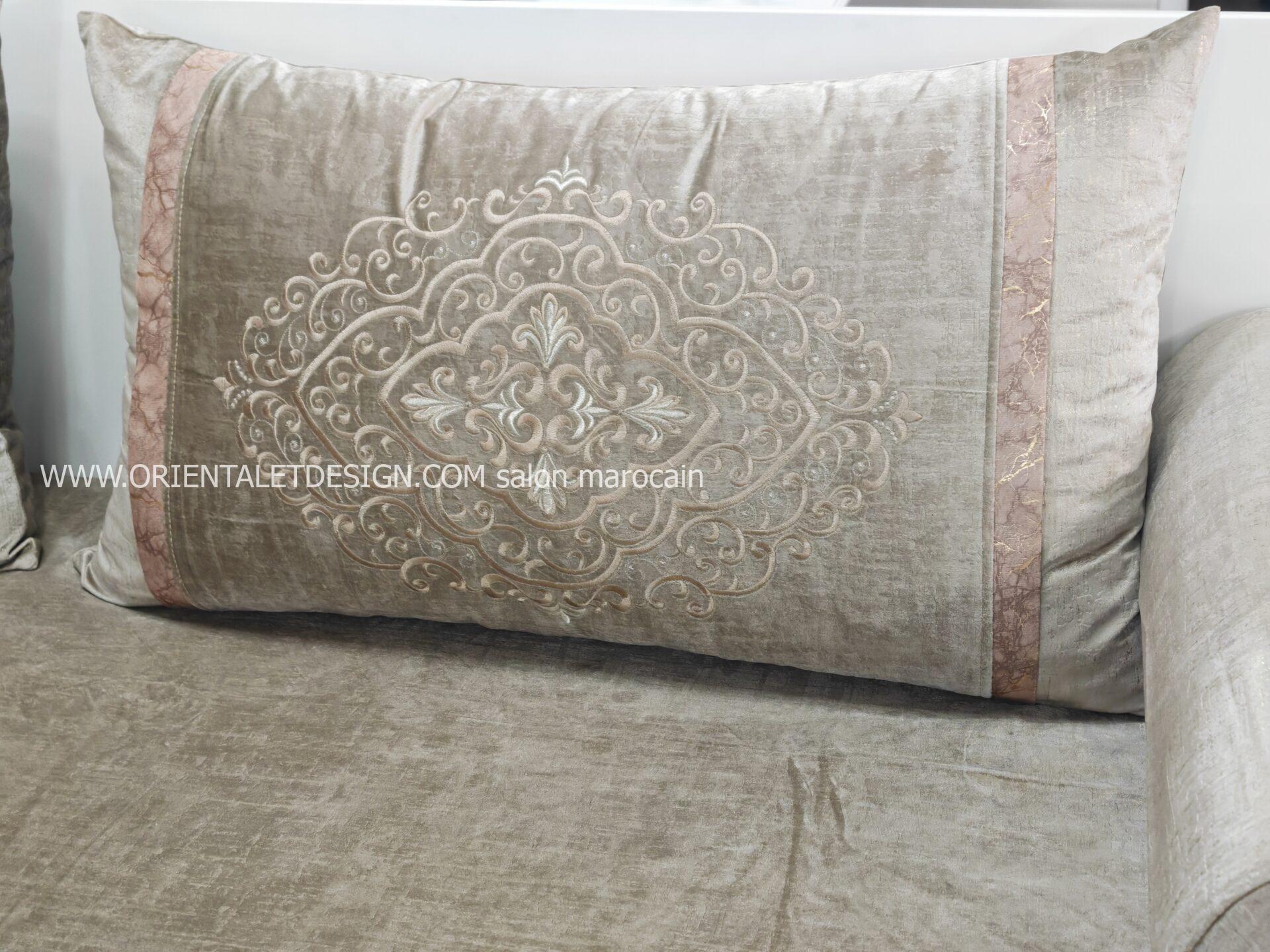 Tissu salon marocain Velours Taupe Brodé - Élégance et Sobriété – Image 5