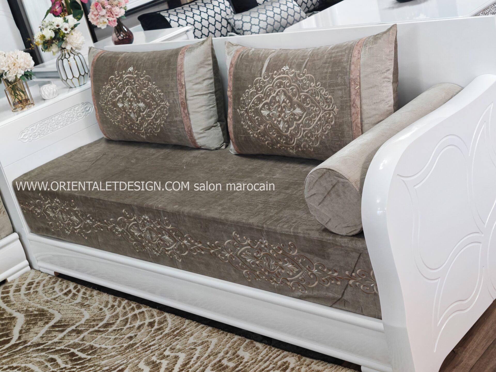 Tissu salon marocain Velours Taupe Brodé - Élégance et Sobriété – Image 2