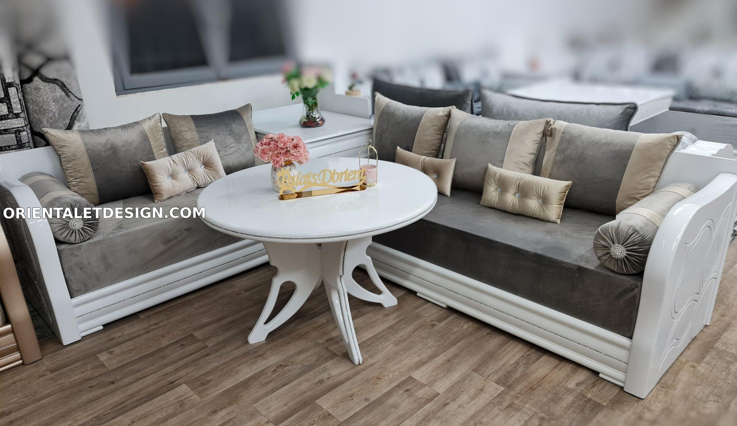 Salon marocain avec pouf rond à Tarascon